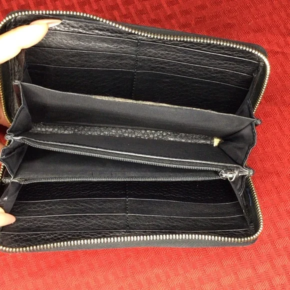 Gucci Soho Dark Blue Pebbled Leather Zip-Around Wallet - Picture 4 of 12